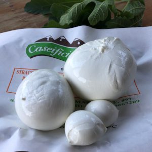 Mozzarella di Bufala - Caseificio 3 Monti