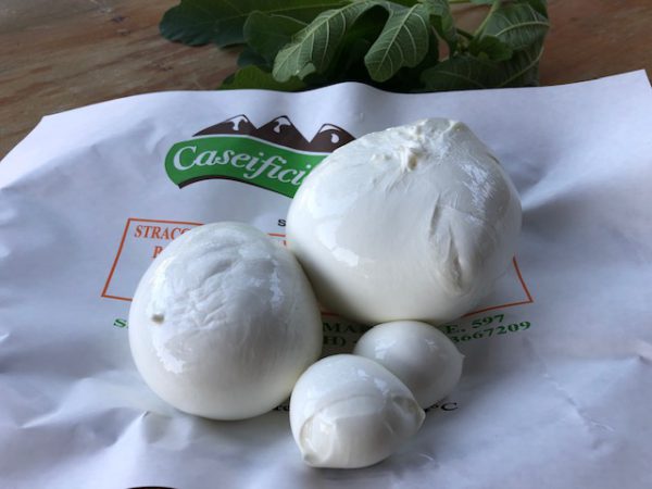 Mozzarella di Bufala - Caseificio 3 Monti